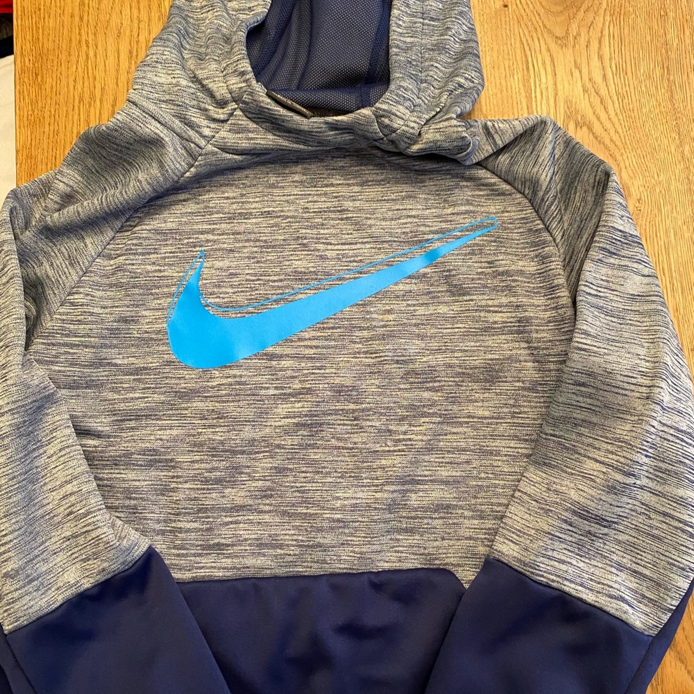 Nike big boys sweatshirt size Large preworn